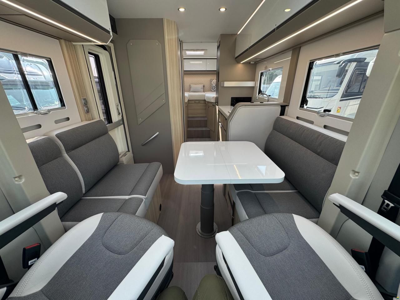 Adria Compact DL 60 Y Selection