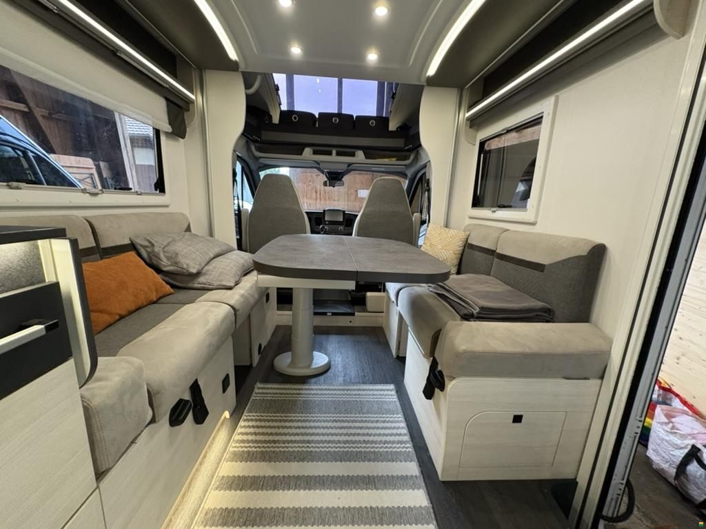 Challenger 380 Graphite Premium Ford