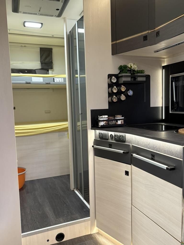 Challenger 380 Graphite Premium Ford