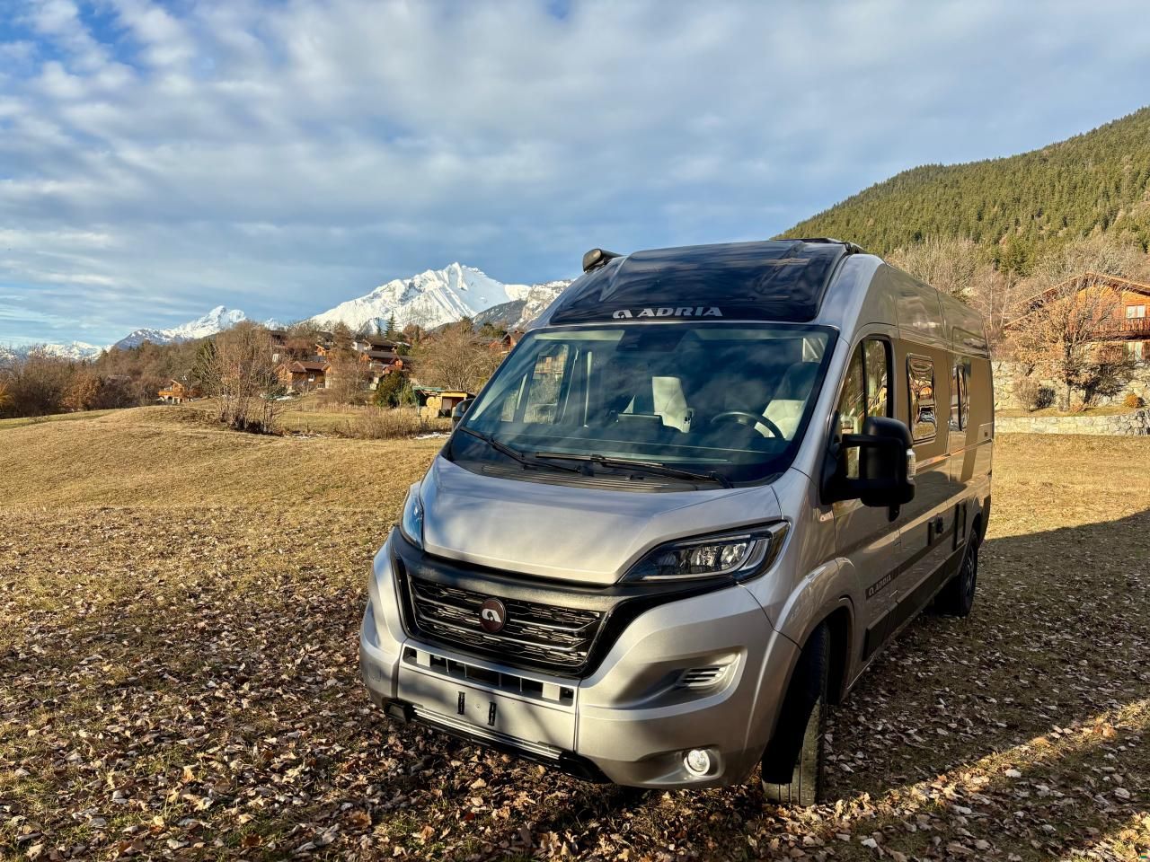 Adria Twin supr&ecirc;me 600SX