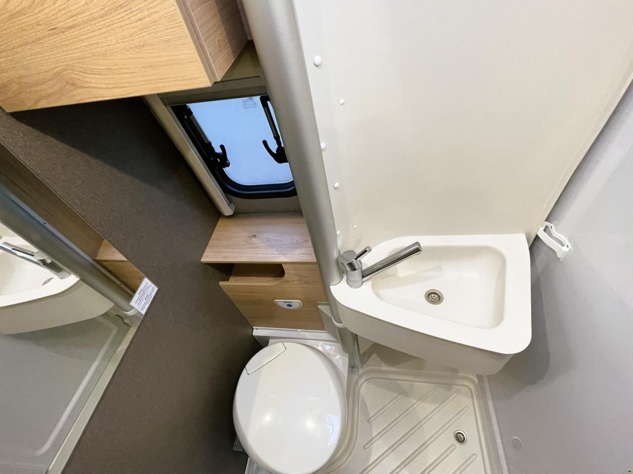 Dethleffs Globetrail 600 DS "Offroad"