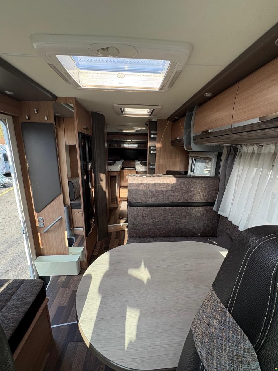 Knaus Sky Ti 700 MEG Silver Selection