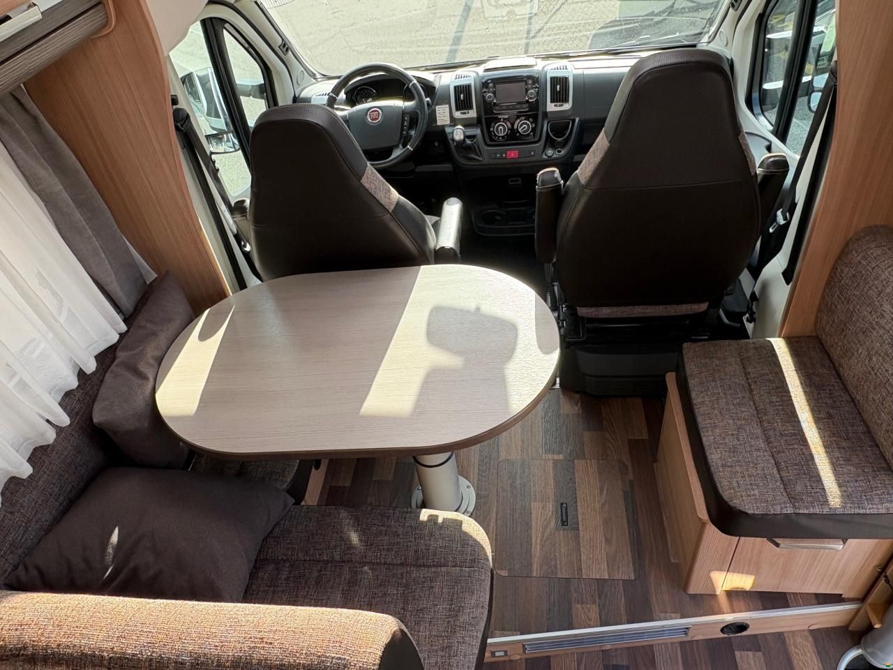 Knaus Sky Ti 700 MEG Silver Selection