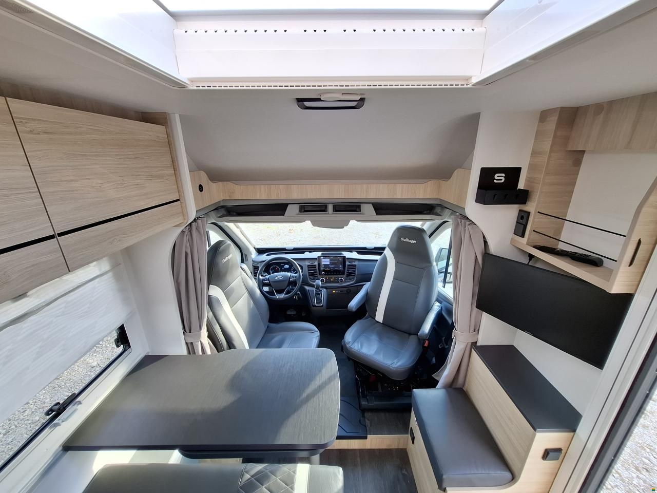 Challenger S217 Sport Edition