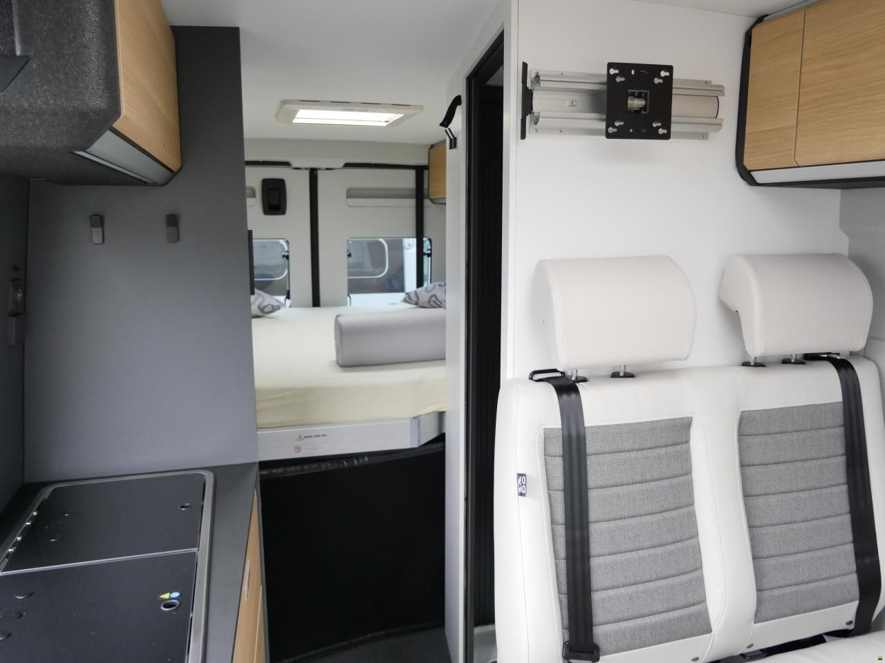 Adria Twin 640 SGX 60 Y