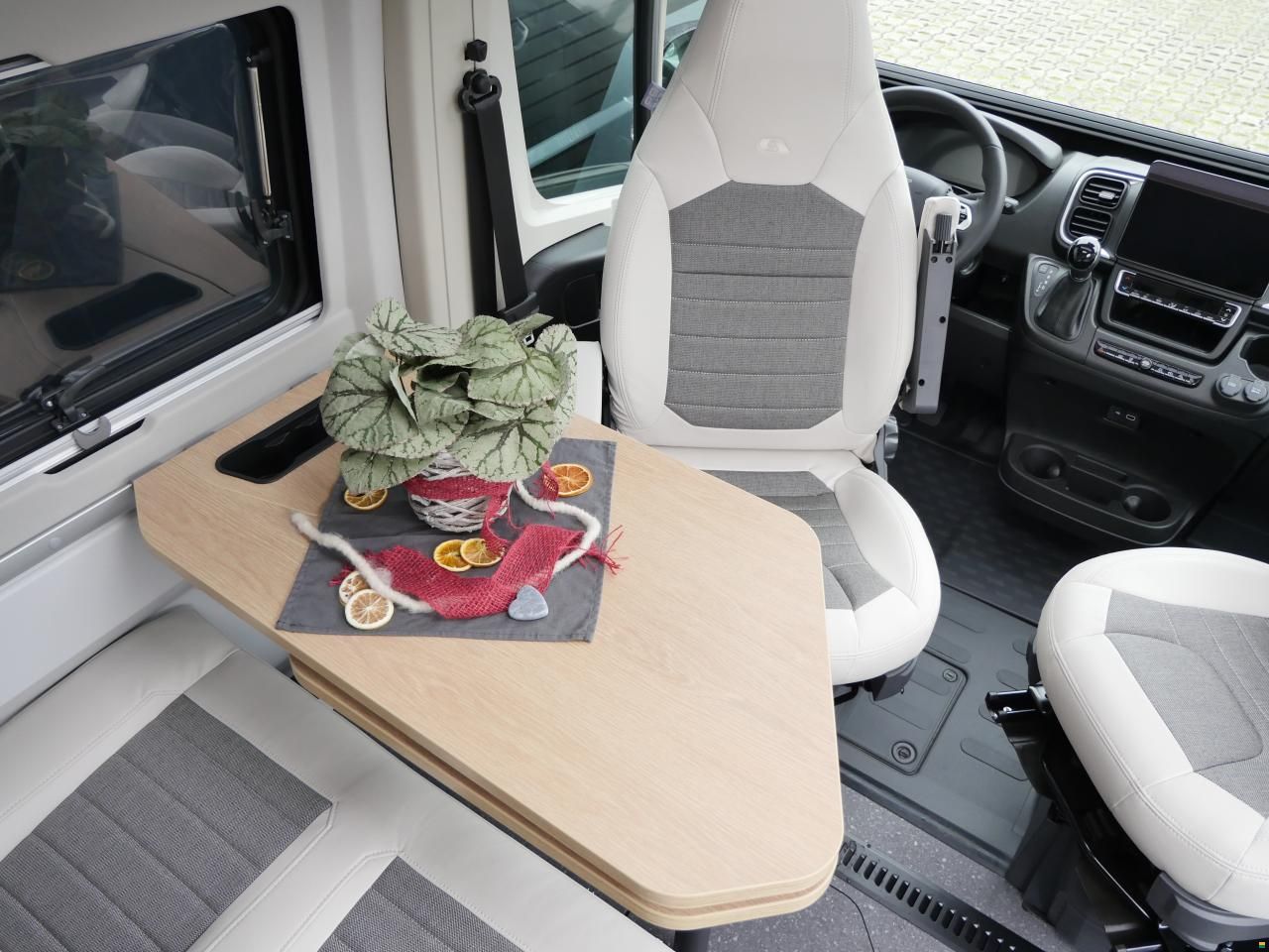 Adria Twin 640 SGX 60 Y