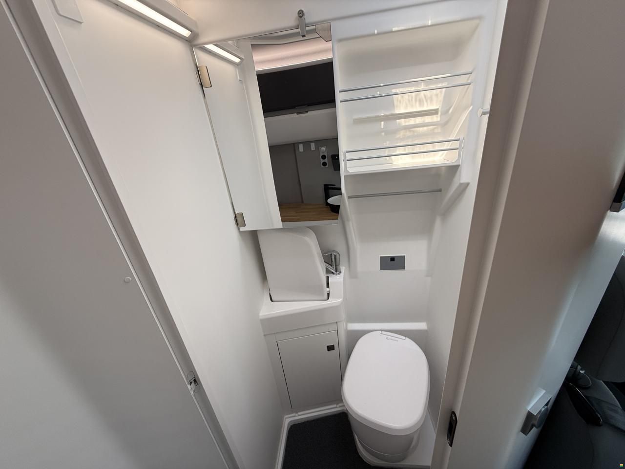 Volkswagen Grand California 680