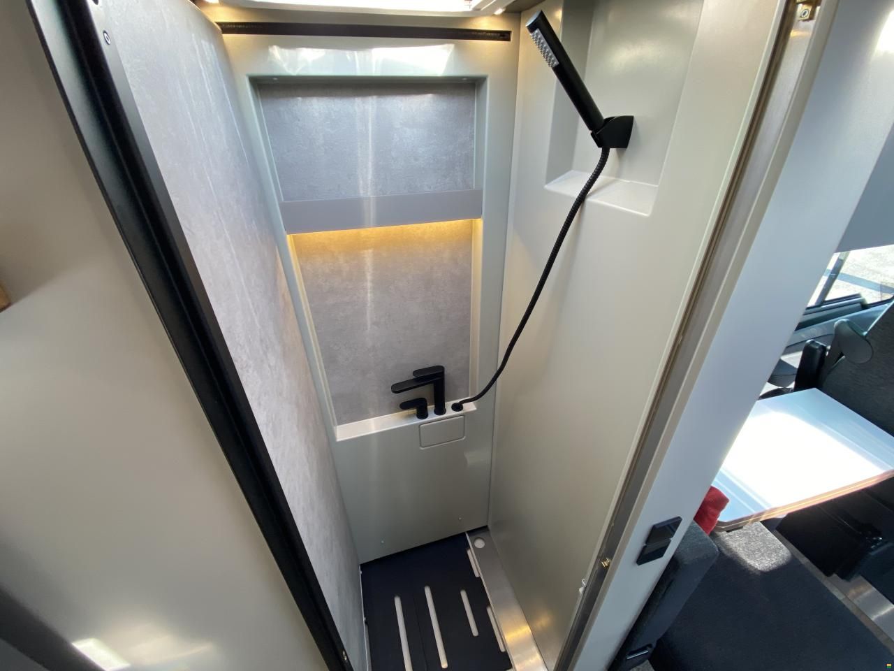 Niesmann-Bischoff Ismove 6.9E