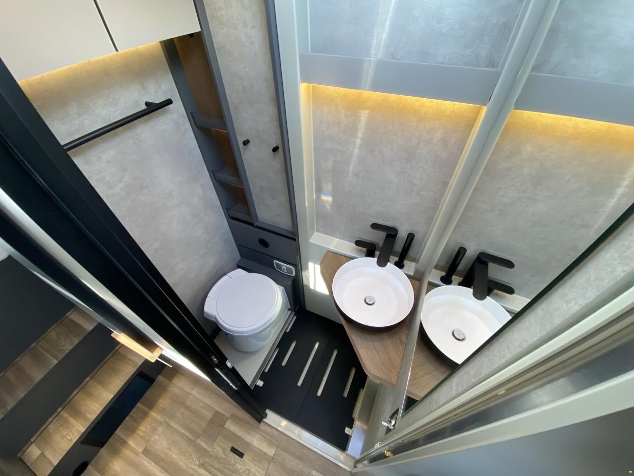 Niesmann-Bischoff Ismove 6.9E