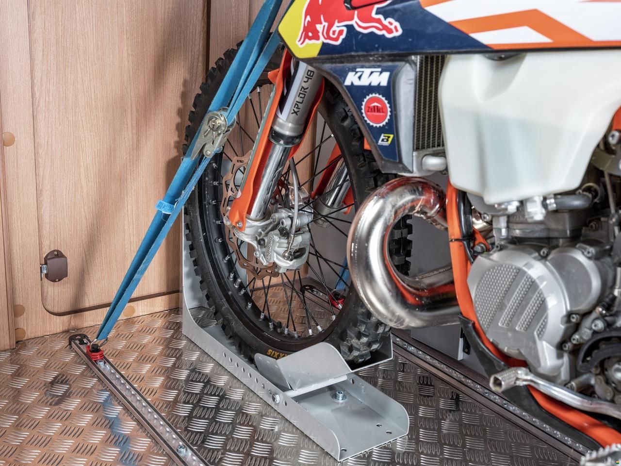 Weinsberg Cara Bus 630 MEG - Outlaw - Ed. Fire