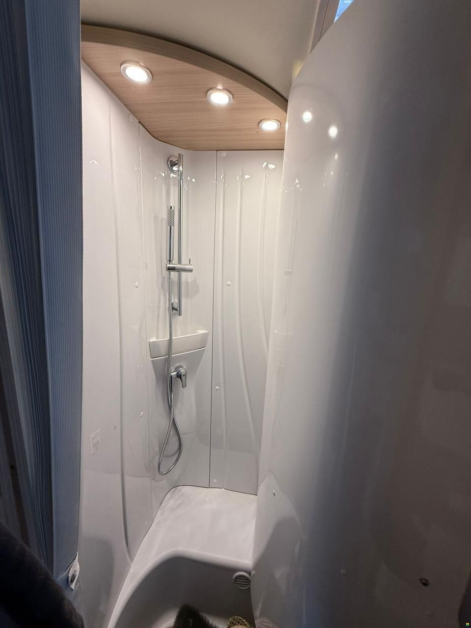 Bürstner Travel Van T690