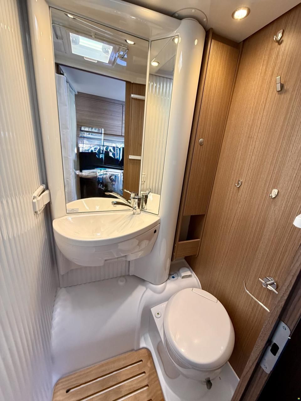 Carado Capron V337 -L&auml;ngsbetten -Automatik