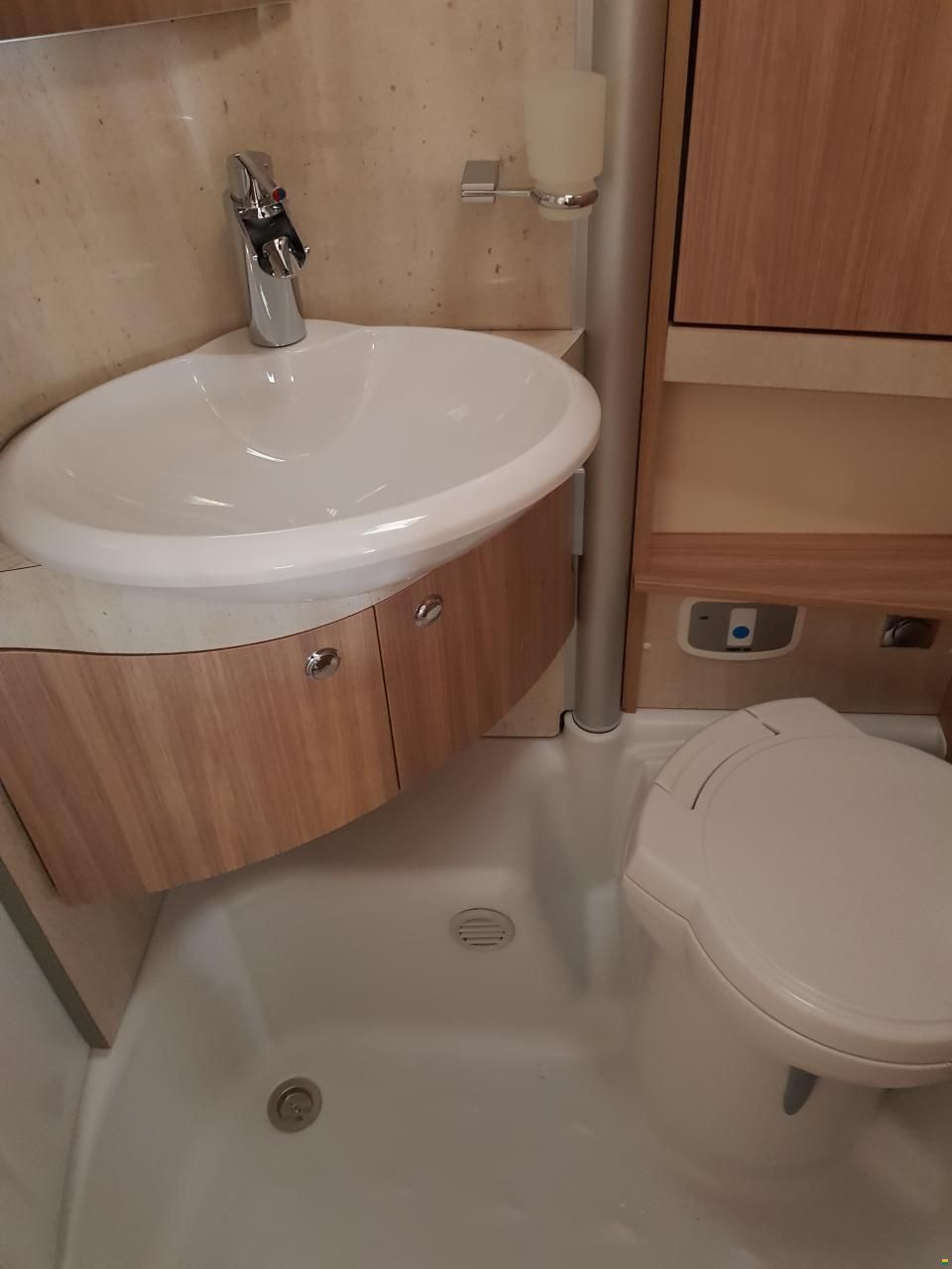 B&uuml;rstner Travel Van T 620 G