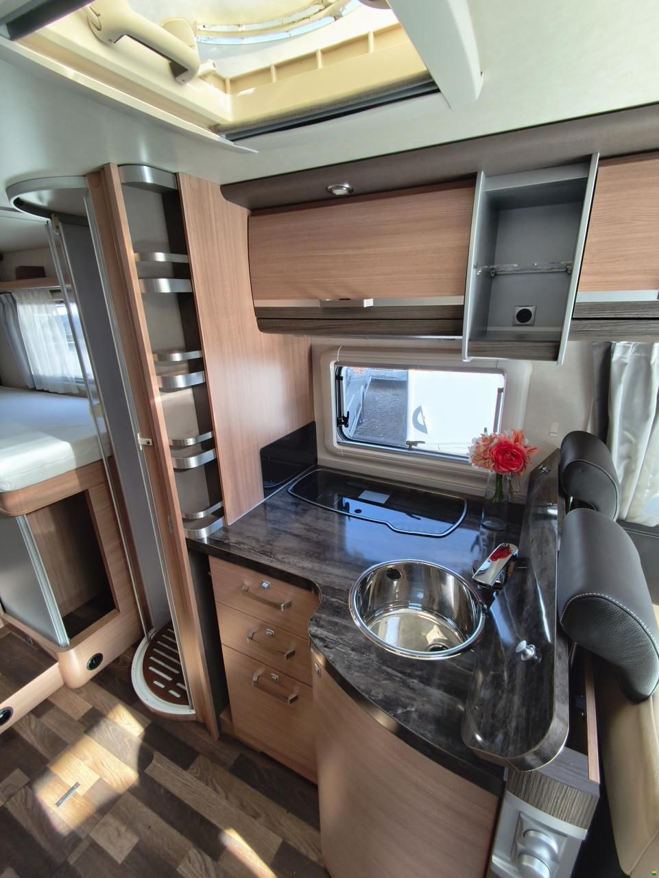 Knaus Sky I 740 LEG mit Einzelbett, Hubbett!