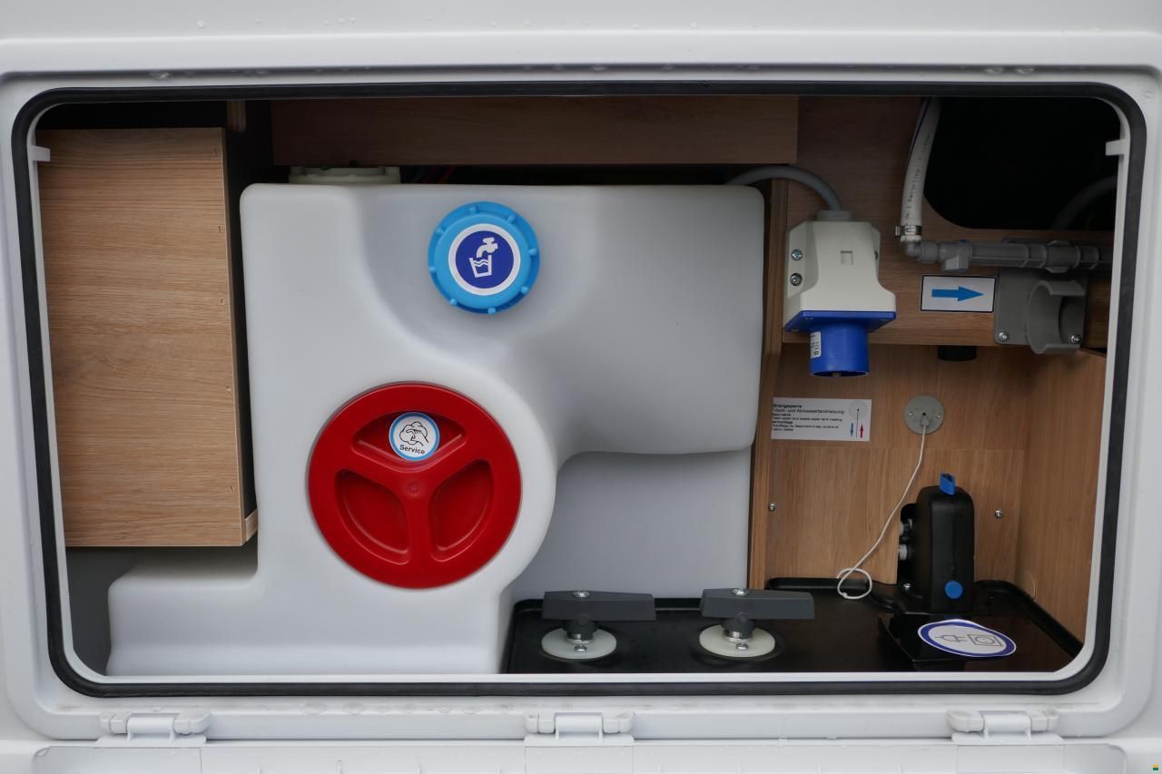 Knaus Live Wave 700 MEG Platinum Selection