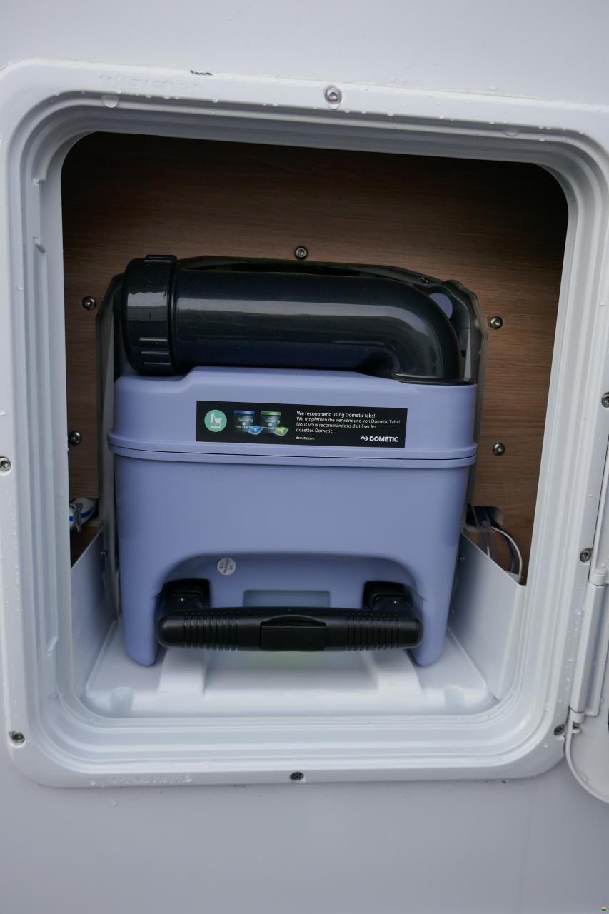 Knaus Live Wave 700 MEG Platinum Selection