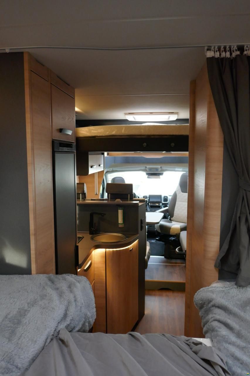 Knaus Live Wave 700 MEG Platinum Selection