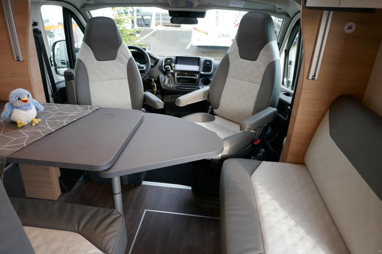 Knaus Live Wave 700 MEG Platinum Selection