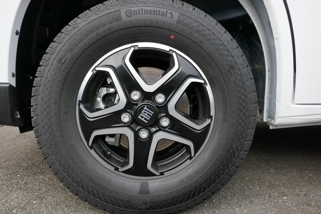 Knaus SKY TI 650 MEG