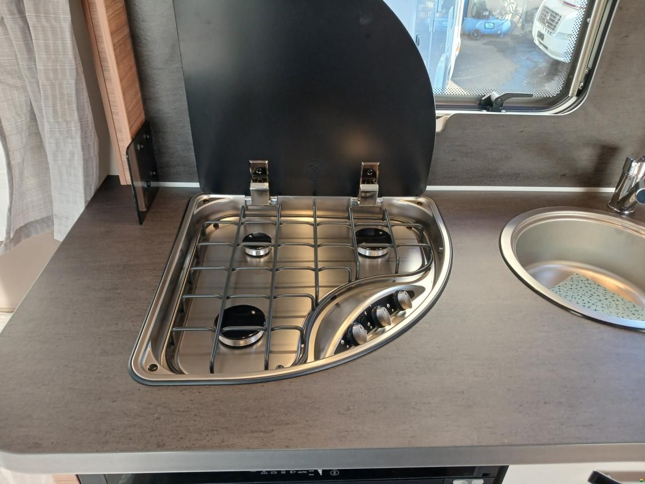 Weinsberg CaraOne 390 Hot Edition