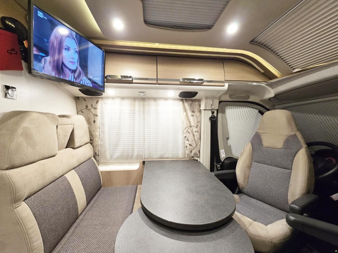 Malibu VAN GT 640 CHARMING AUTOMAT MJ 180