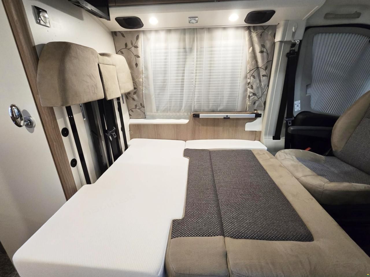 Malibu VAN GT 640 CHARMING AUTOMAT MJ 180