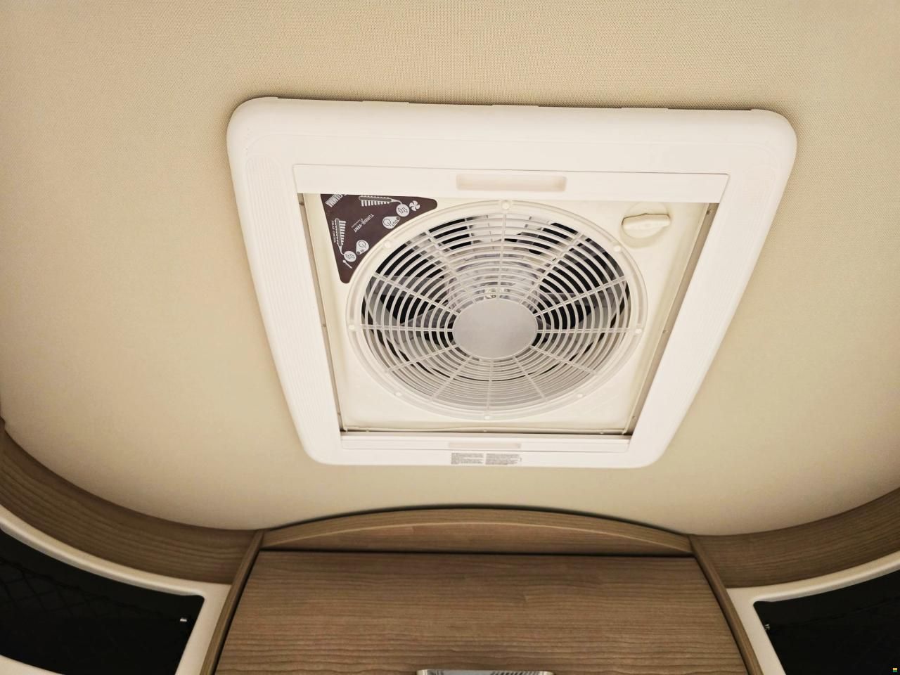 Malibu VAN GT 640 CHARMING AUTOMAT MJ 180