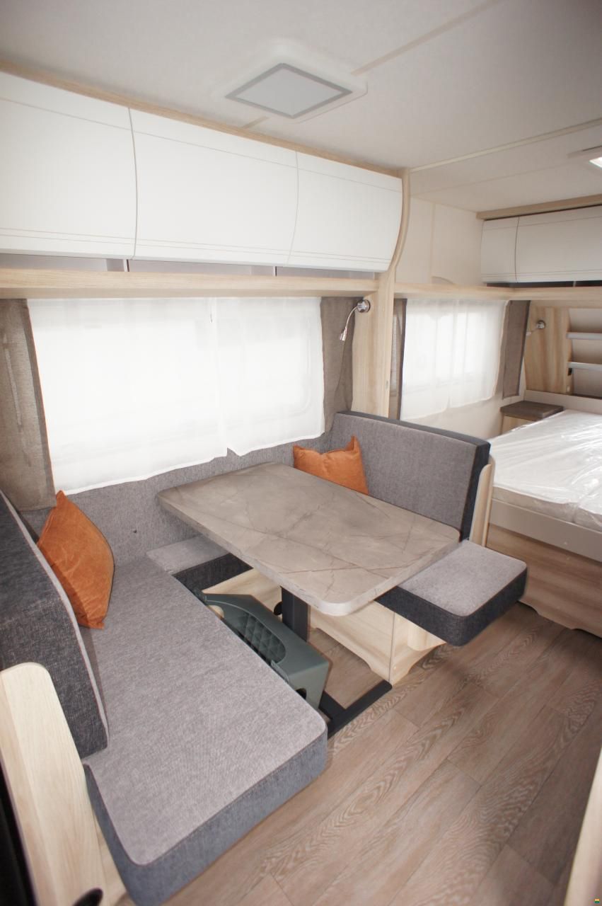 Hobby De Luxe 460 SFf