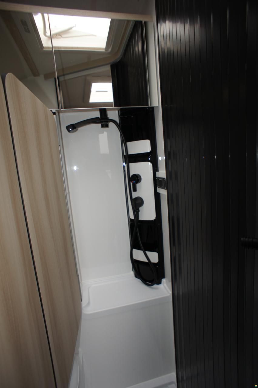 Hobby De Luxe 460 SFf