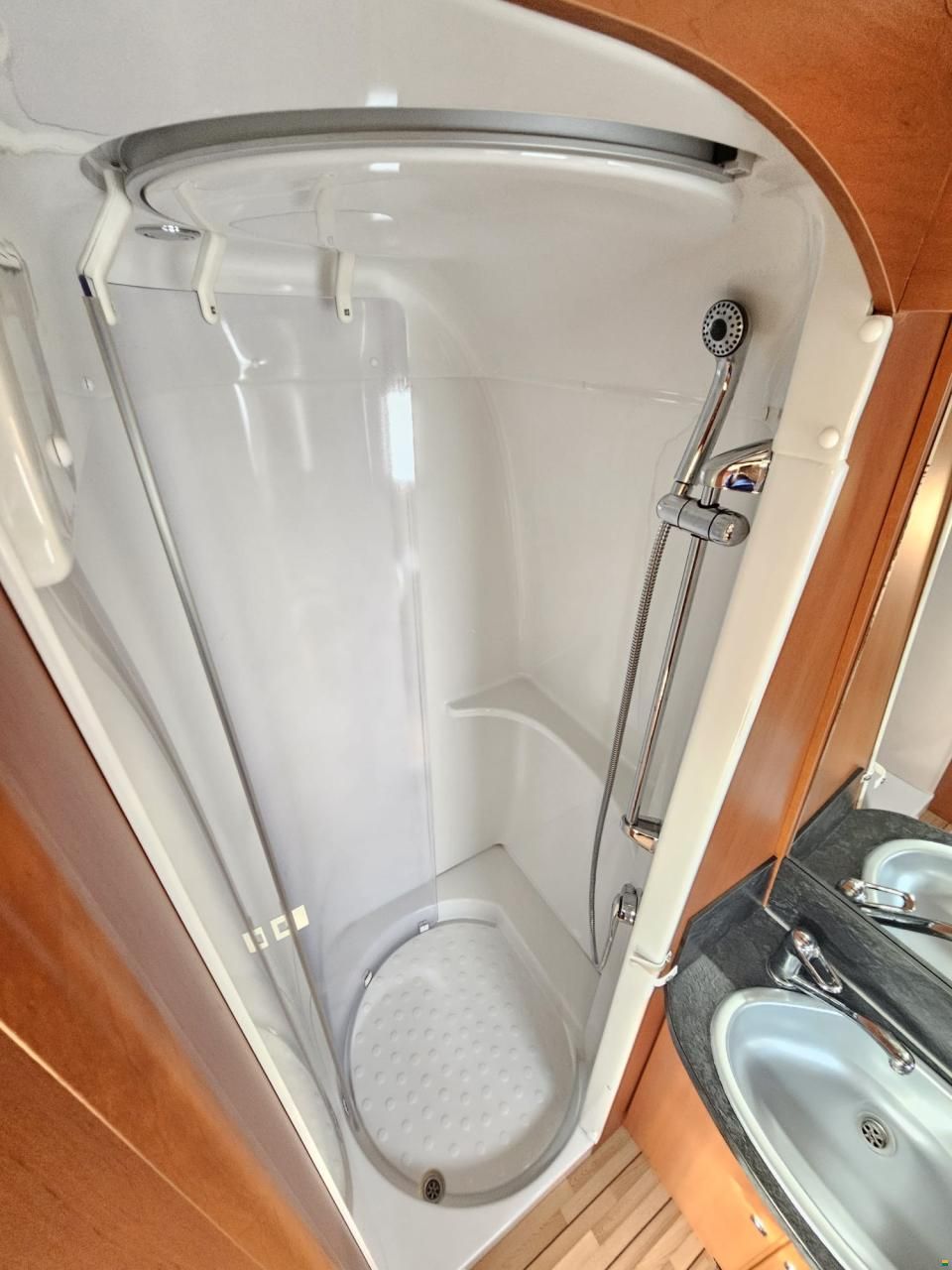 Tabbert Puccini 560 UEB mit Einzelbett, Heckbad!