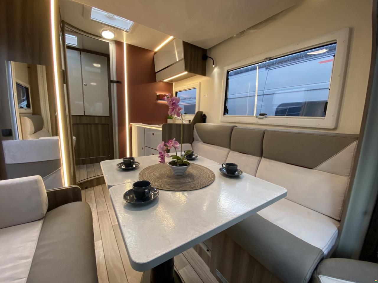 Roller Team Kronos Fit 230 TL, Ford 165PS Automat