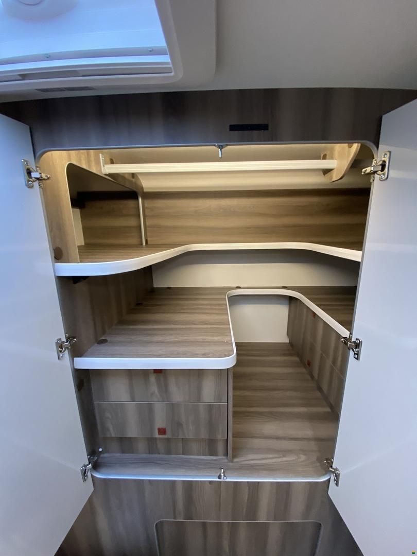 Roller Team Kronos Fit 230 TL, Ford 165PS Automat