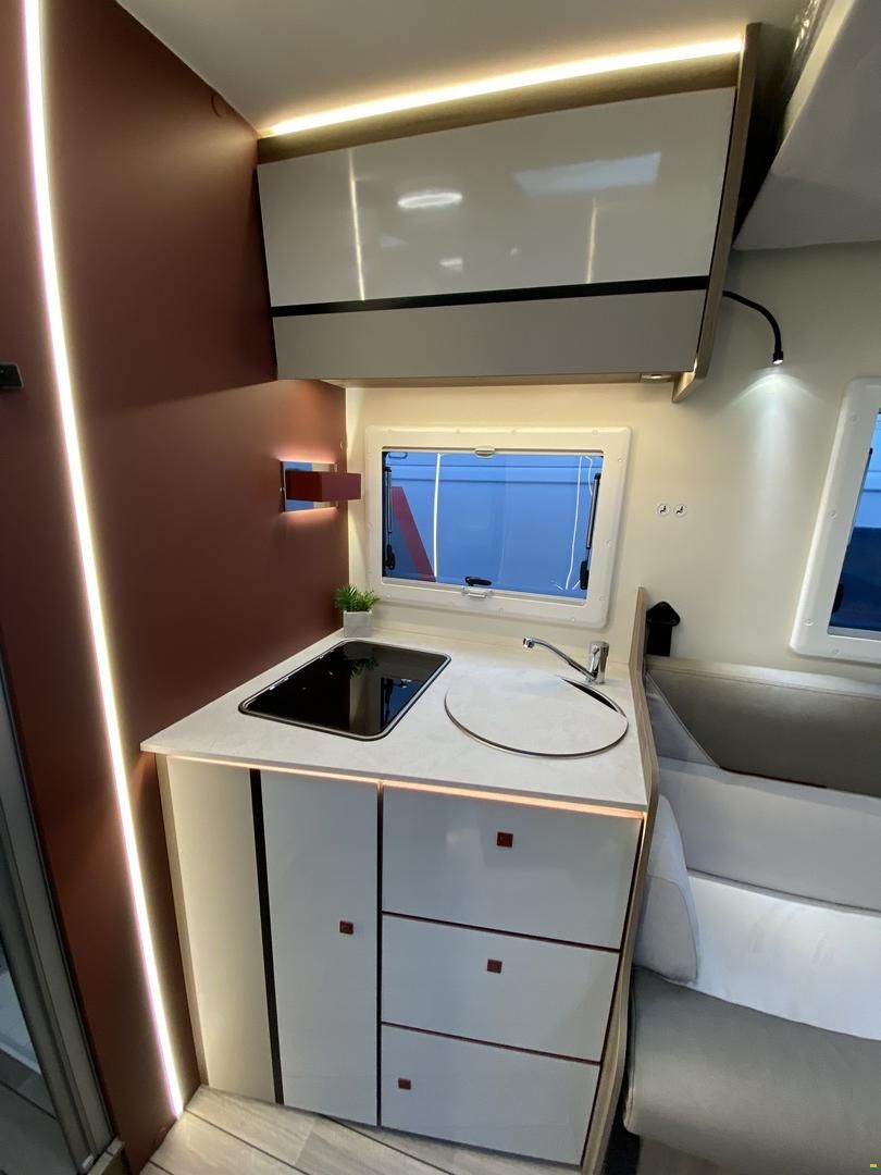 Roller Team Kronos Fit 230 TL, Ford 165PS Automat