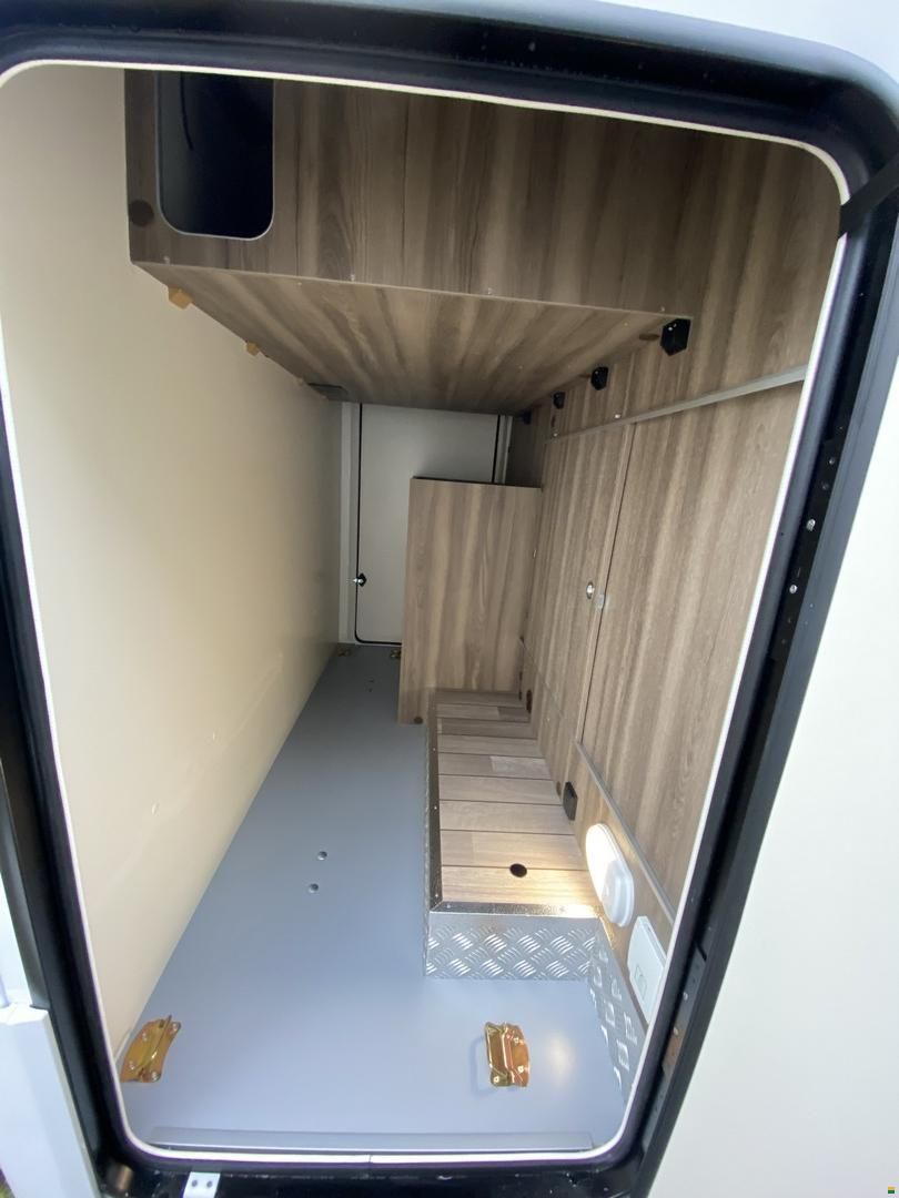 Roller Team Kronos Fit 230 TL, Ford 165PS Automat