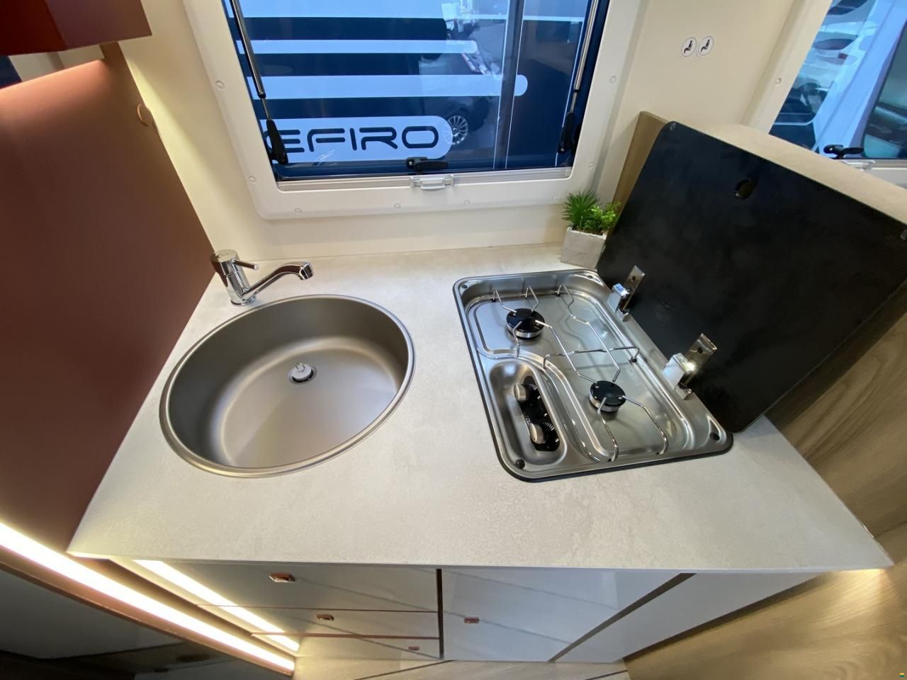 Roller Team Kronos 285 TL, Ford 165PS Automat