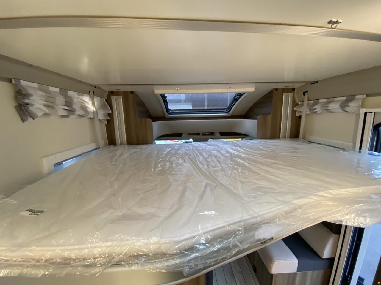 Roller Team Kronos 285 TL, Ford 165PS Automat