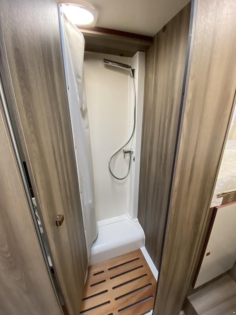 Roller Team Kronos 285 TL, Ford 165PS Automat