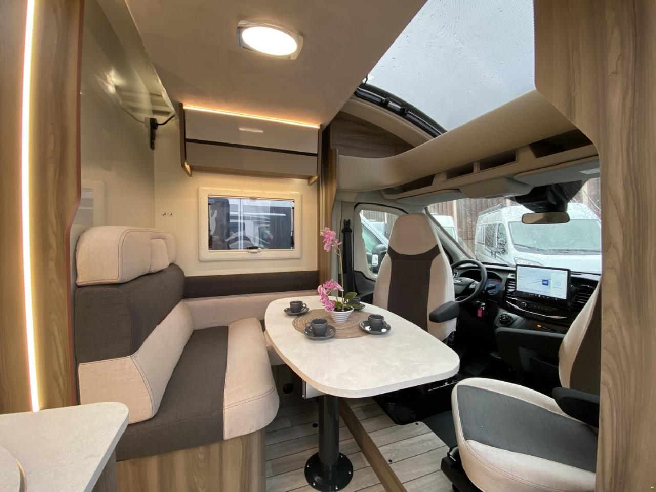 Roller Team Kronos Fit 281 TL, Ford 165PS Automat