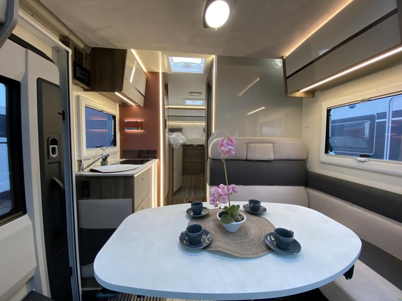 Roller Team Kronos Fit 281 TL, Ford 165PS Automat