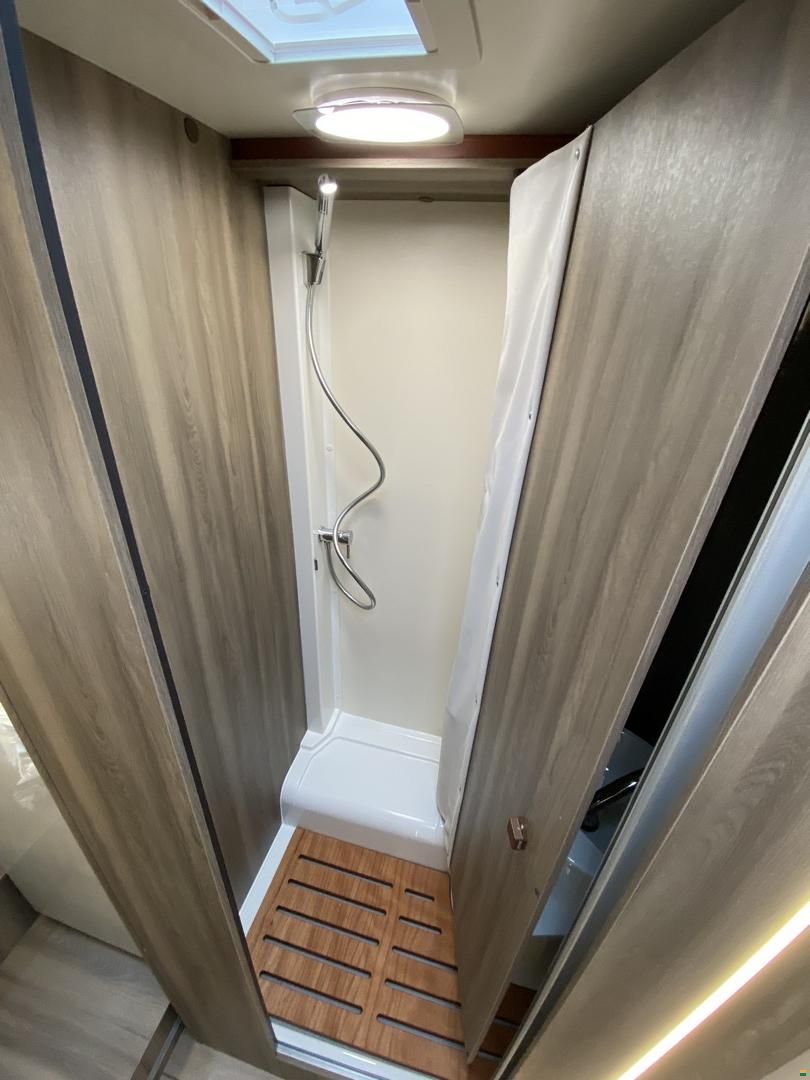 Roller Team Kronos Fit 281 TL, Ford 165PS Automat