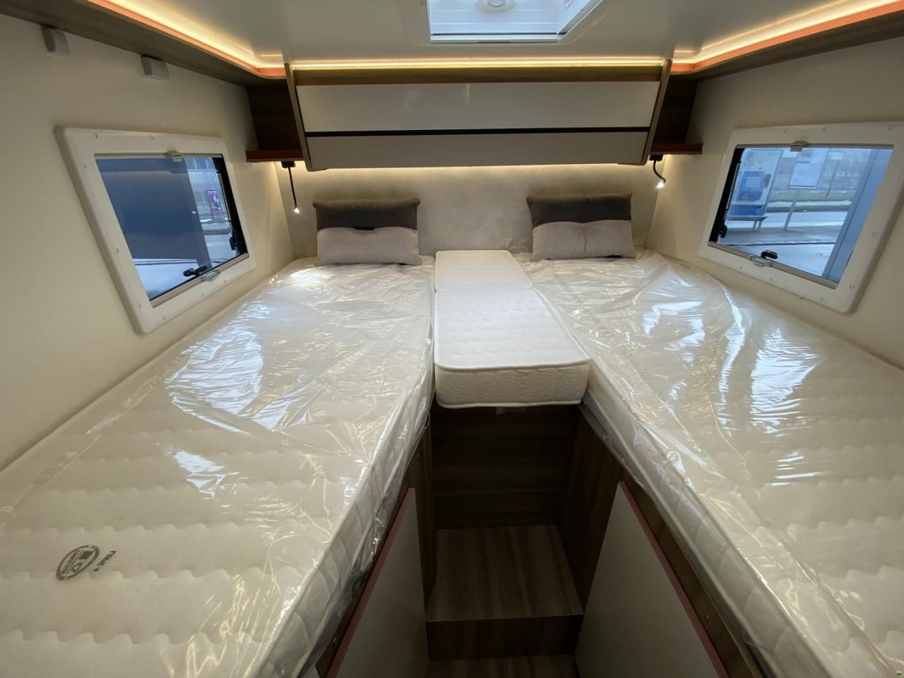 Roller Team Kronos Fit 281 TL, Ford 165PS Automat