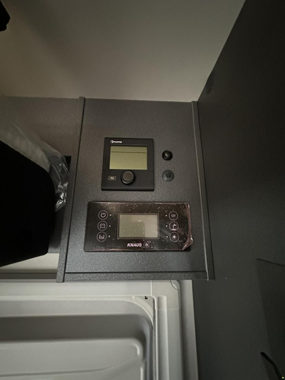 Knaus L!VE WAVE PLATINUM SELECTION 700 MEG