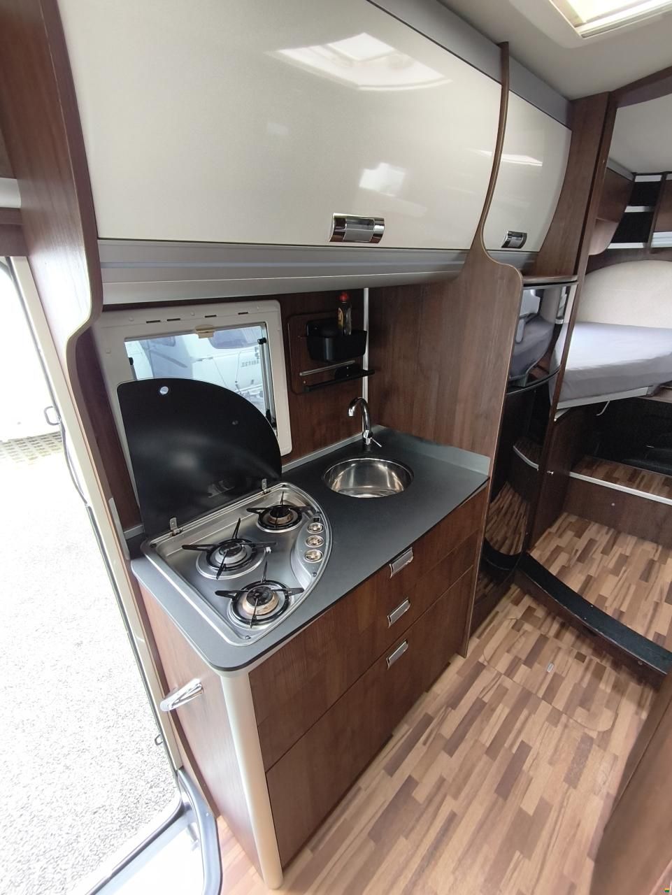 Ecovip 609 mit Einzelbett, Hubbett!