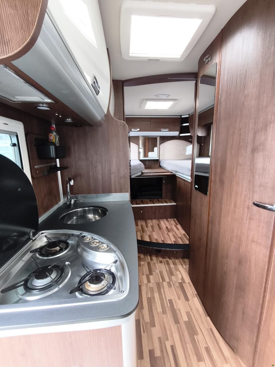 Ecovip 609 mit Einzelbett, Hubbett!