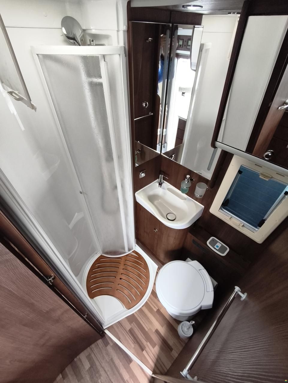 Ecovip 609 mit Einzelbett, Hubbett!