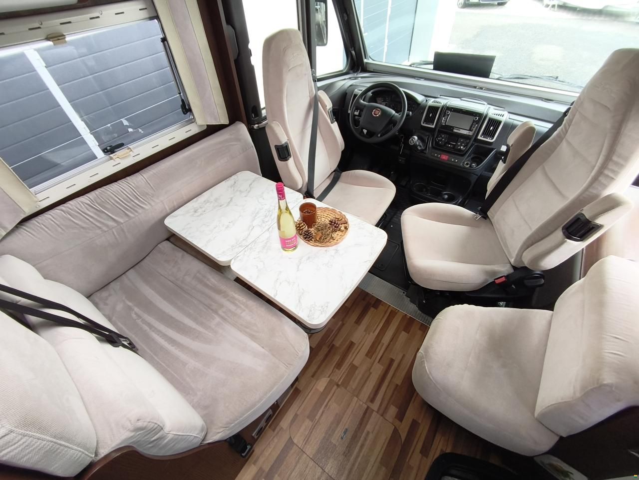 Ecovip 609 mit Einzelbett, Hubbett!