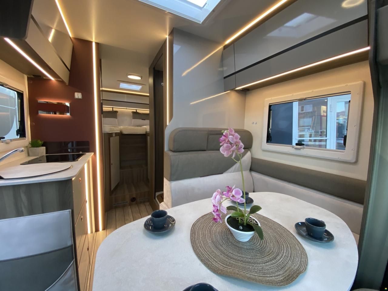 Roller Team Kronos Fit 281P, Ford 165PS Automat