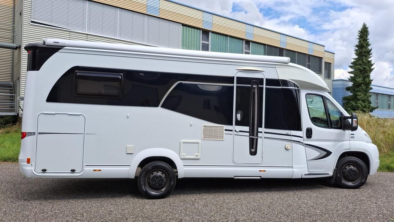 Hobby First Class Mobil