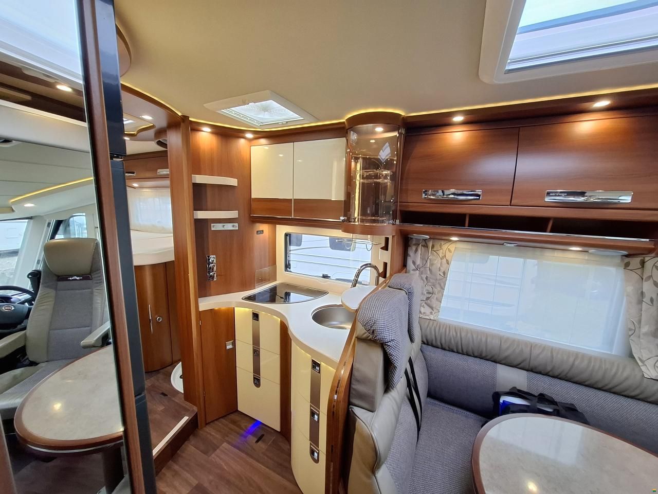 Carthago CHIC E-LINE i50