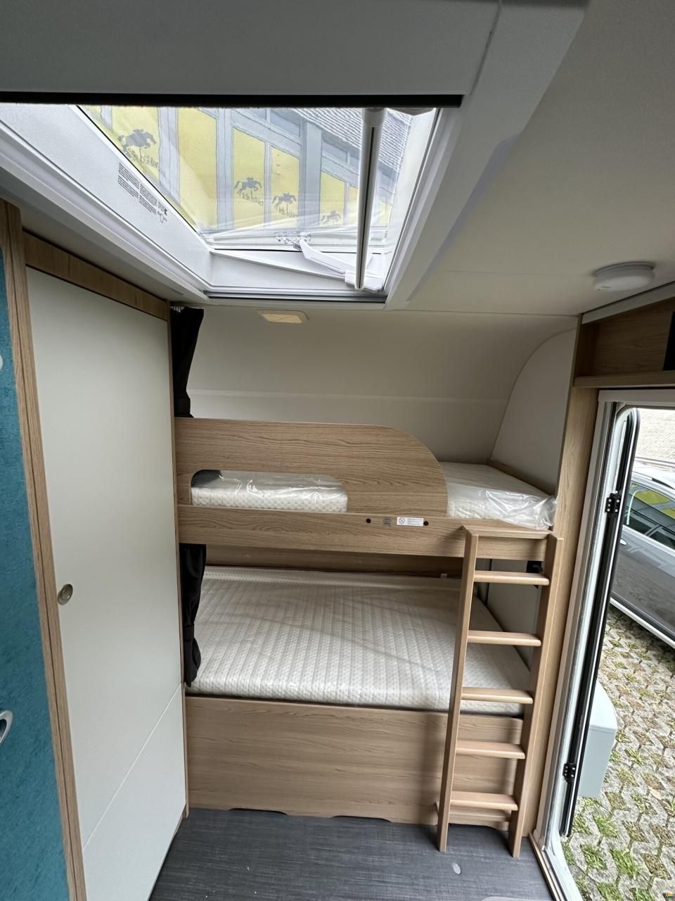 Dethleffs Aero 460 KR up